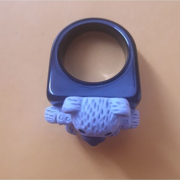 Teddy Bear Chunky Resin Statement Ring - Picture 4 of 10